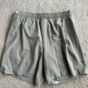 Lululemon - Surge Lined Shorts 6" - Mens Medium - Gray